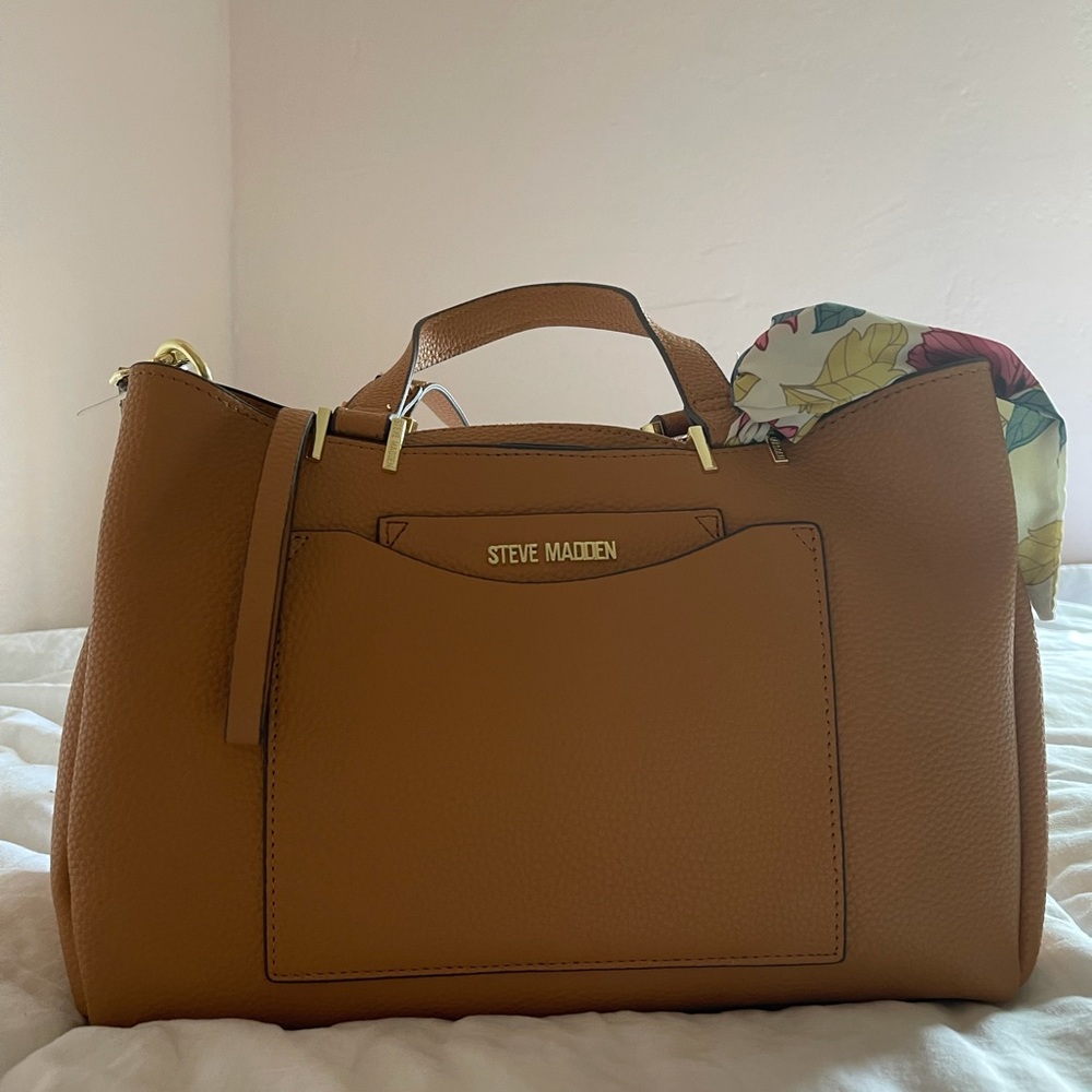 Steve Madden Tan bag with scarf with removable bag
